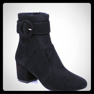 Nine West Womens Quilby Navy Suede Block Heel Ankle Booties size 8.5